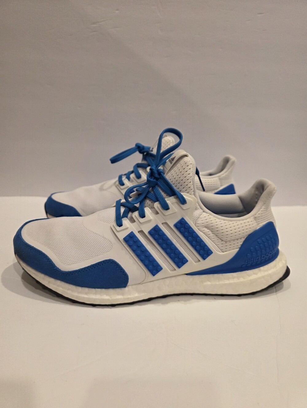 Adidas x LEGO Ultraboost DNA White Blue Running Shoes Sneakers Sz 10 H67952